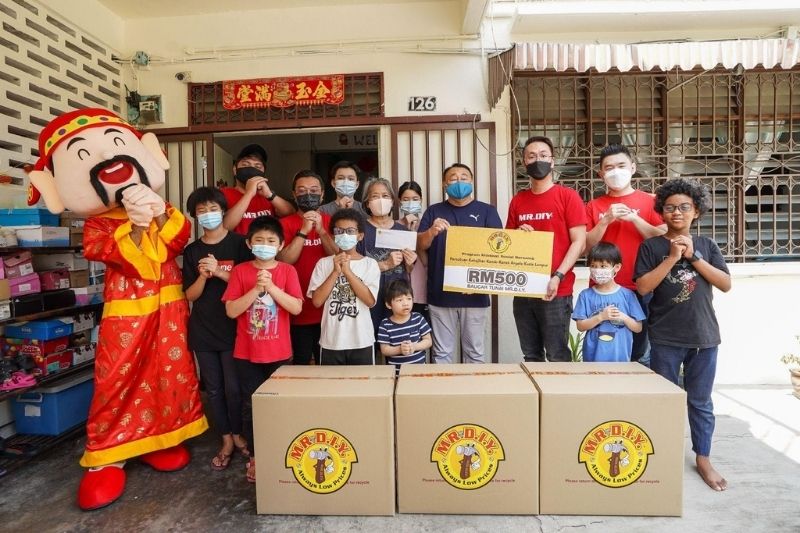 MR D.I.Y. spreads CNY cheer nationwide
