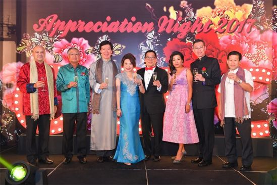 OCBC Bank Treats Corporate Customers to Glamorous East Meets West Gala Dinner 