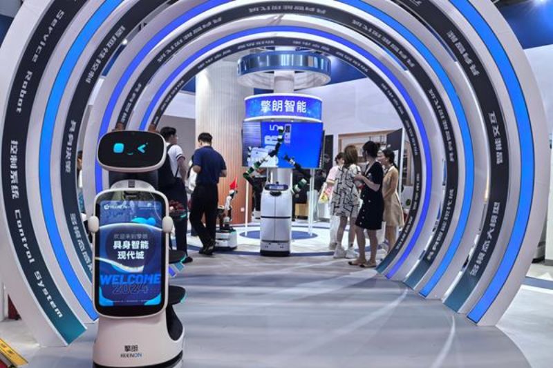 KEENON Robotics Showcases Innovative Smart Service Solutions with Embodied Intelligence at 2024 World Robot Conference