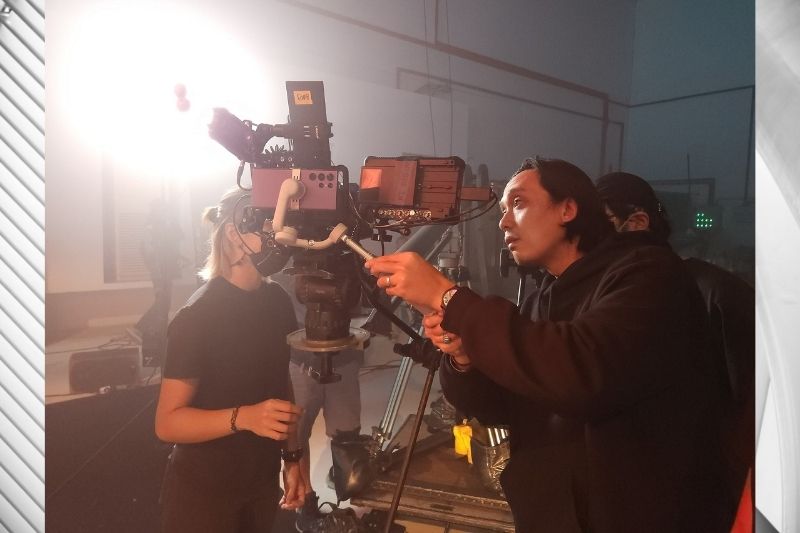 Taufiq Kamal Sets the Romantic Mood while Filming #withGalaxy