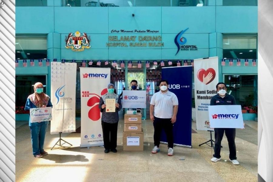 UOB Malaysia donates RM100,000 via MERCY Malaysia to help ease  hospitals’ burden in the ongoing fight against COVID-19