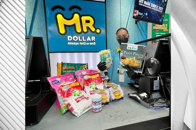 MR DOLLAR invites Malaysians to  ‘stretch’ their ringgit this Hari Raya