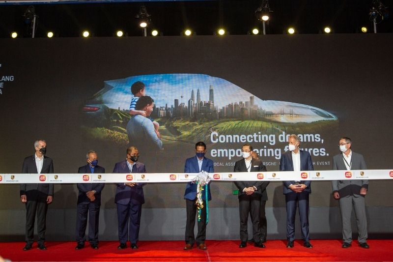 Sime Darby and Porsche Roll-out First Locally Assembled Cayenne at Launch of First Assembly Facility Outside Europe