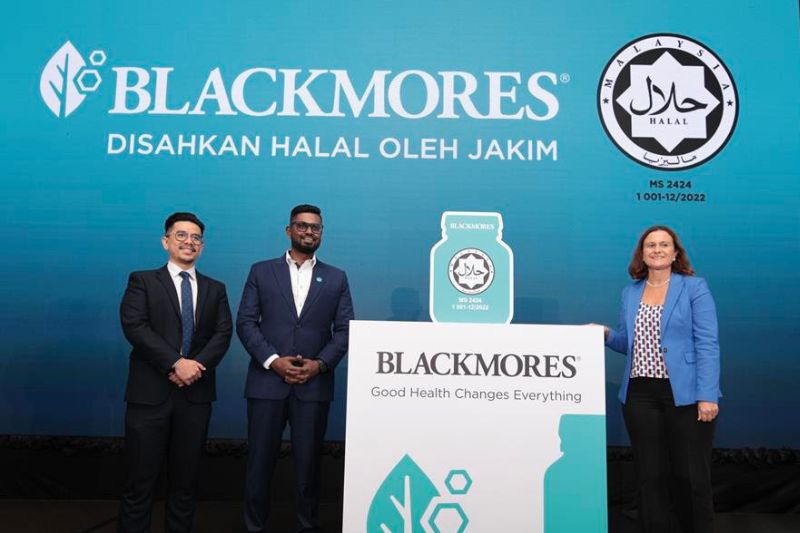 From left to right: Mohd Dhaliff Ghaus Mohd Anuar, Head of Halal Consultancy &amp; Advisory at Halal Development Corporation Berhad, Kumaran Chandrasergaran, Country Manager of BLACKMORES Malaysia &amp; Singapore and Her Excellency Danielle Heinecke, Australian High Commissioner to Malaysia.