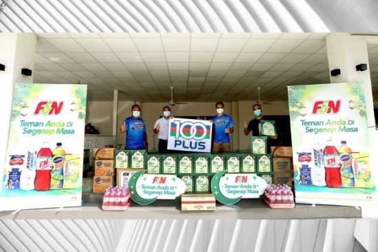 F&amp;NHB Fosters the Spirit of Ramadan by Contributing  ‘F&amp;N Pek Penyayang’ Packages Worth Over RM1 Million to B40 Families, Frontliners and NGOs