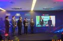 (L-R on stage) YB DATUK MOHD IZHAR BIN AHMAD, PENGERUSI JAWATANKUASA PELABURAN, PEMBANGUNAN USAHAWAN, KOPERASI DAN SUMBER MANUSIA, NEGERI JOHOR;  YBHG. DATUK TEE SIEW KIONG, PENGERUSI YAYASAN SULTANAH FATIMAH;  YAB DATUK HAJI HASNI BIN MOHAMMAD, MENTERI BESAR JOHOR;  YBHG. TAN SRI DATUK TAN SENG LEONG, AHLI-AHLI LEMBAGA YAYASAN SULTANAH FATIMAH;  DEVIN TYU YEE SIONG, CO-FOUNDER OF JIOS ACADEMY SDN. BHD.,  (L-R IN FRAME) LIM CHEE SIONG, VP OF HUAWEI MALAYSIA CLOUD &amp; AI; TAN KUAN THYE; HEAD OF HUAWEI CLOUD MALAYSIA