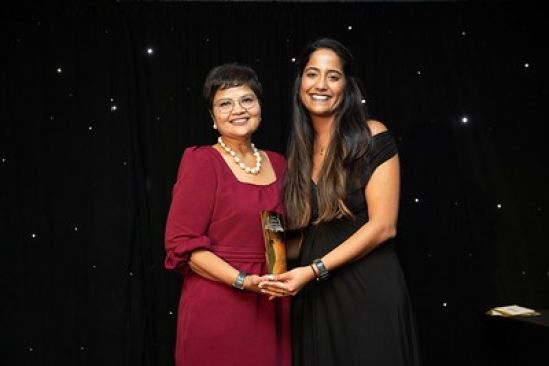 Labuan IBFC CEO, Farah Jaafar-Crossby (left), receives best Asian Domicile award from Captive Review’s Mansi Khatwani at the Asia  Captive Review Awards 2019. 