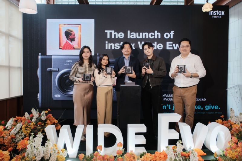 FUJIFILM Launches Hybrid Instant Camera ‘instax WIDE Evo™’