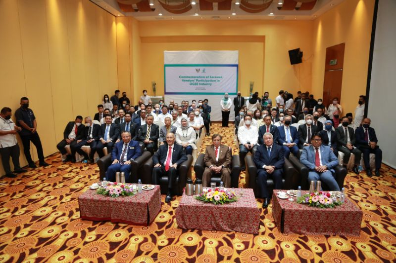 Petronas and Sarawak State Government Commemorate Achievements in Oil &amp; Gas Industry
