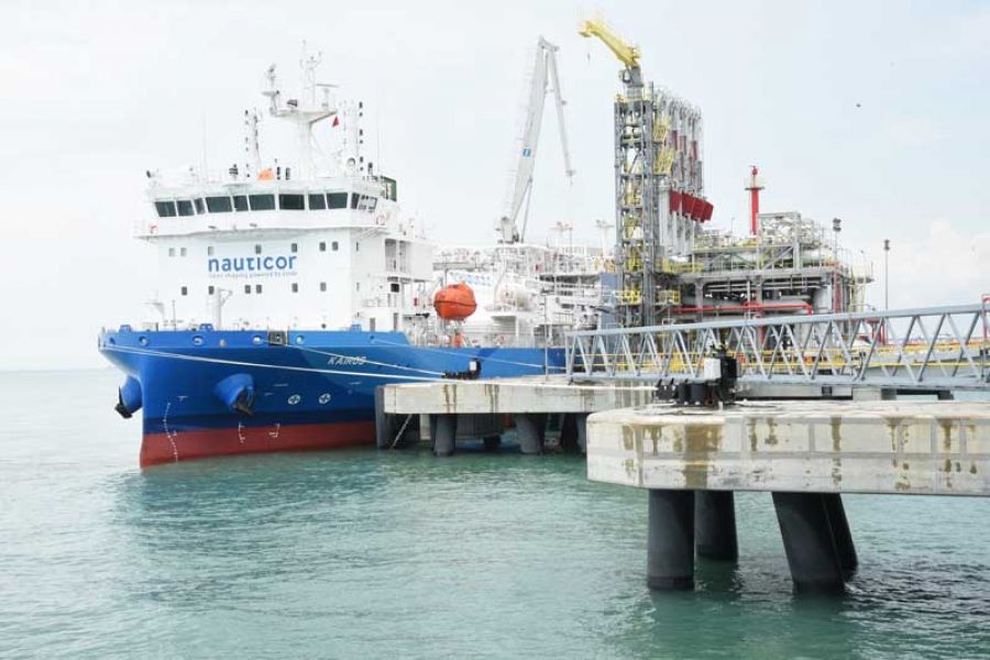 PETRONAS Completes First LNG Supply to World’s Largest LNG Bunker Vessel