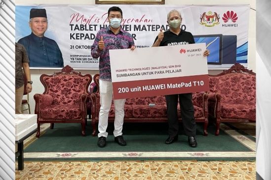 Huawei Malaysia Donates Tablets to Enable Students to Participate in Online Learning