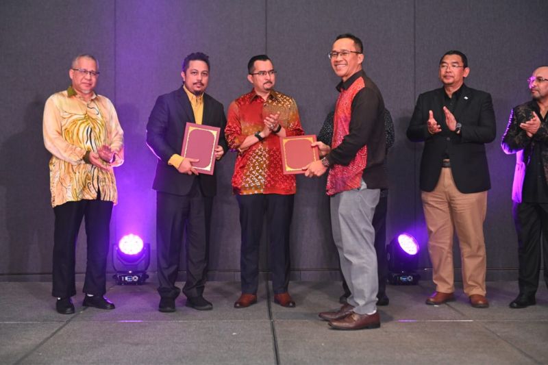Muafakat Awards Night 2023: Israk Demonstrates Full Commitment in the Education Sector