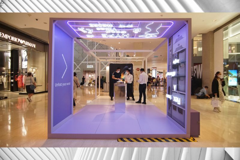 Experience The Samsung Galaxy Flip4 & Galaxy Z Fold4 As It Dominates The Runway at KLFW 2022!