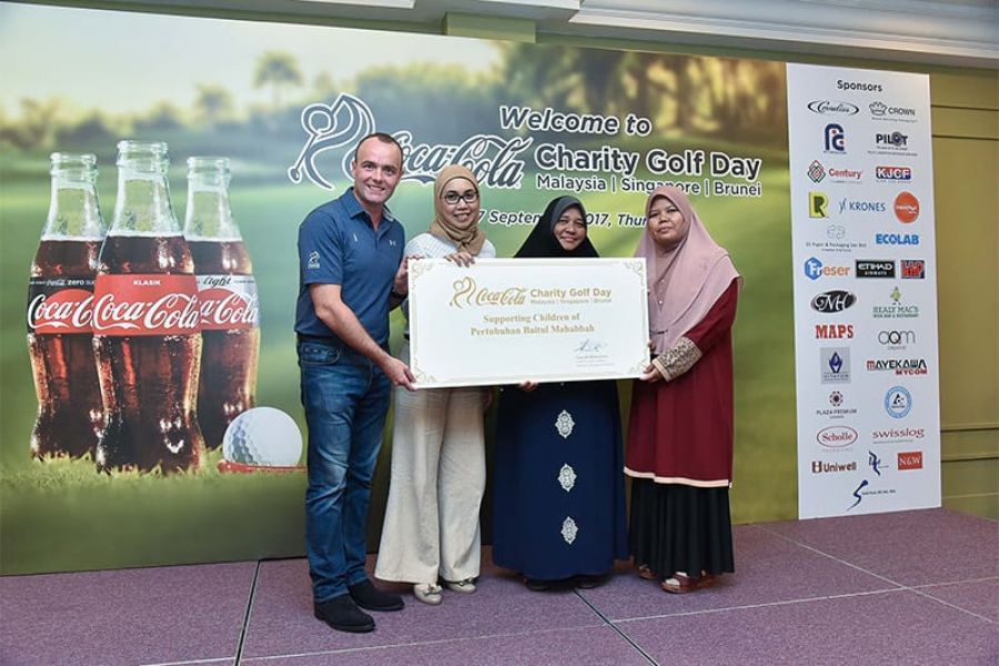 Coca-Cola Tees Off For A Good Cause