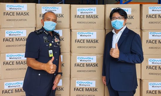Coway - Dato&#039; Sri Rosli Bin Ab Rahman, Commissioner of Police (CP), Director of Logistics and Technology Department of PDRM &amp; Kyle Choi Ki Ryong, Managing Director of Coway Malaysia 