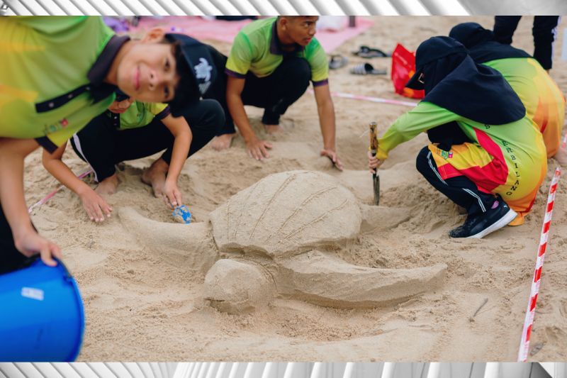Over 200 Malaysians Sculpt Sand Turtles to Raise Awareness for Conservation Efforts
