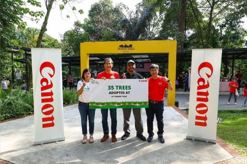 Canon Supports Environmental Conservation by Adopting 35 Trees at Taman Tugu