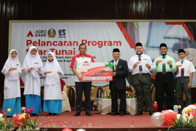 Agrobank Launches Zero Cash Programme in School to Inculcate Knowledge of Cashless Transaction Management Among Students